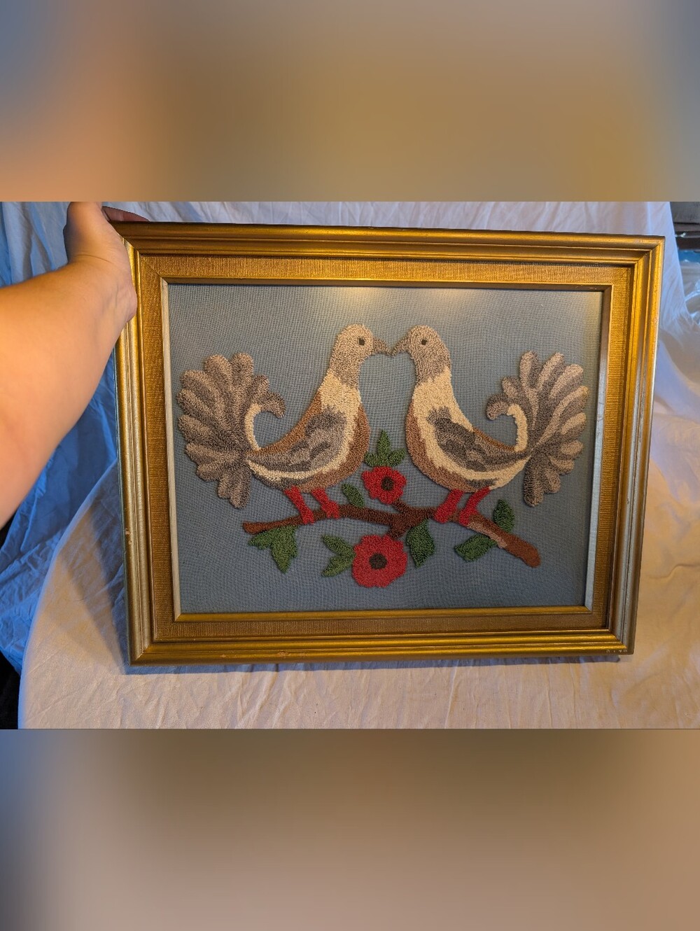 2/100$ Vintage Dove Hooked Wall Art in Blue, Red, Green, Cream, Brown